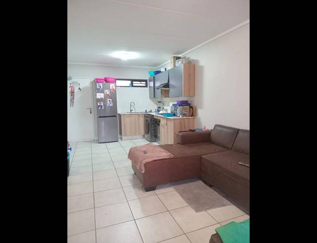 2 BEDROOM APARTMENT FOR SALE IN SILVER LAKES